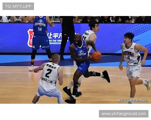 深圳篮球队意识争议引发热议球迷对球队表现和战术选择的看法碰撞 深圳篮球队意识争议引发热议球迷对球队表现和战术选择的看法碰撞
