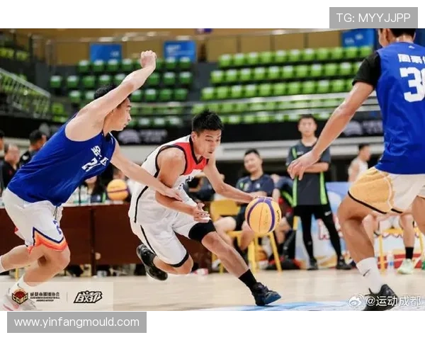 成都篮球队在总决赛积分榜上以92分稳居第一名展现强劲实力