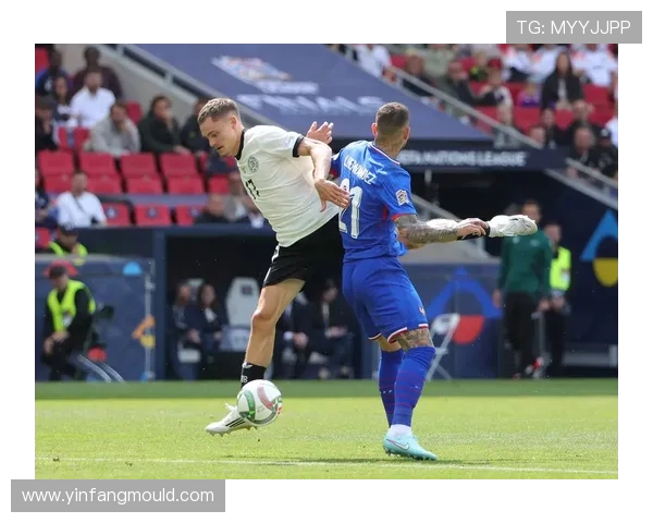 德国足球明星的崛起与成就专家深度解读与分析 德国足球明星的崛起与成就专家深度解读与分析